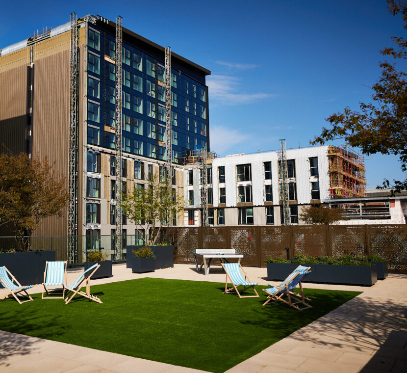 CD_NYSQ_TOUR_APRIL2022-7-aspect-ratio-825-755